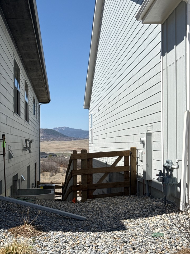 Castle Rock, CO - Top Rail Fence in Castle Rock, CO doing estimates for cedar ranch rail in new home communities. Castle Rock, CO - Top Rail Fence in Castle Rock, CO doing estimates for cedar ranch rail in new home communities.