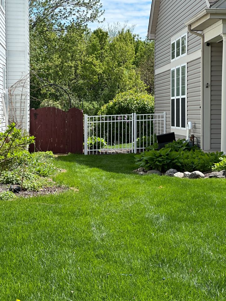 Installed 4’ white aluminum for a customer in Aurora. 